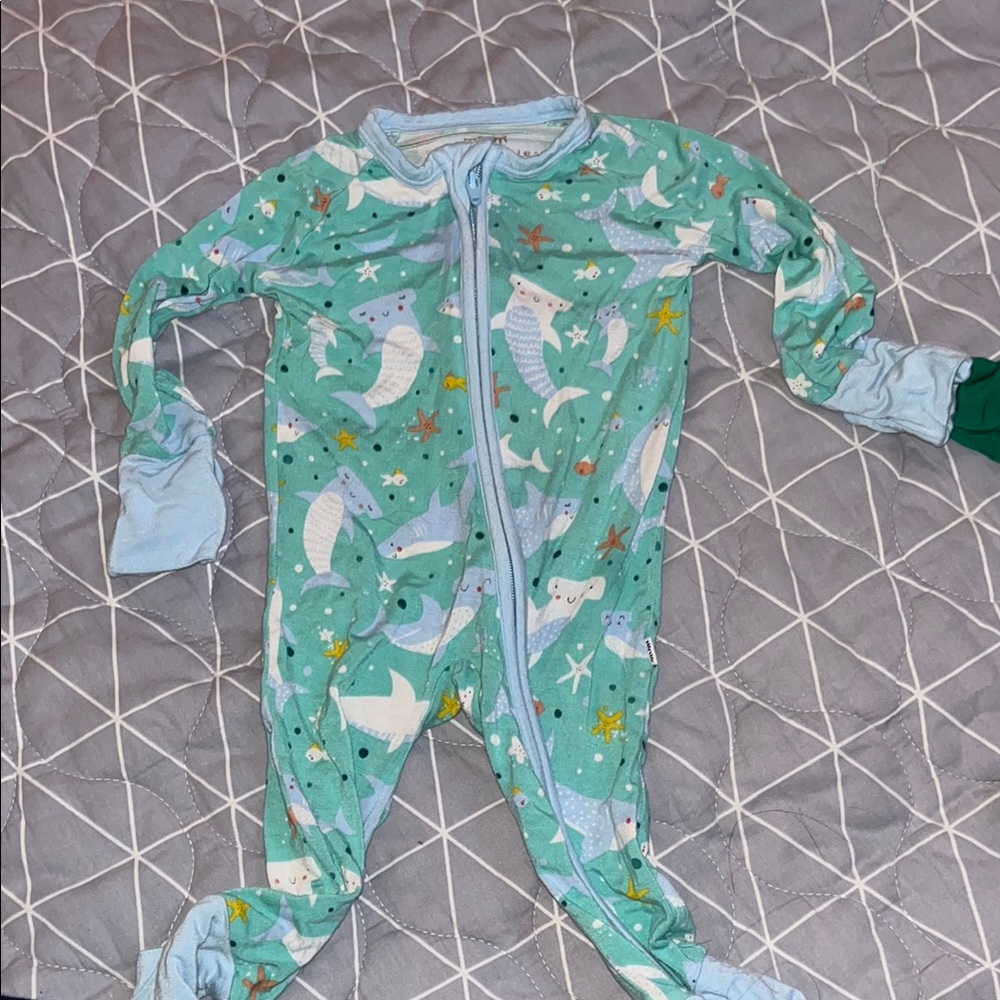 Little sleepies 0-3 months - Green and Blue with sharks